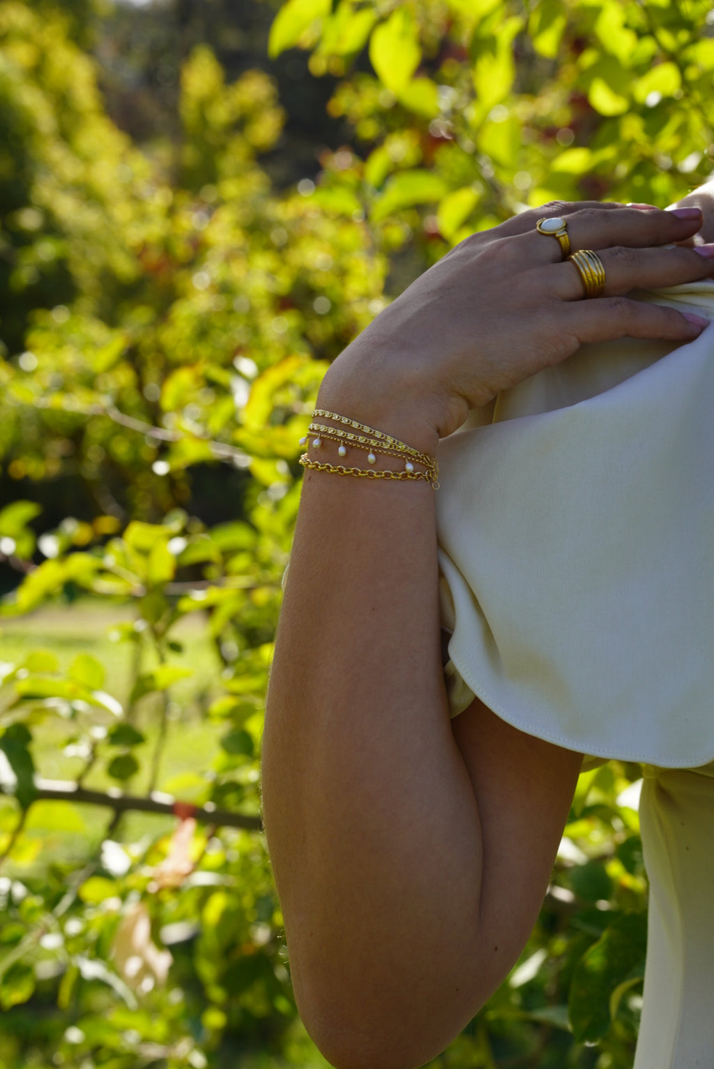 ブレスレット Monday Edition _ MJxME Petite Pearl Bunch Bracelet DSC02645_1000x.jpg?v=1673042530