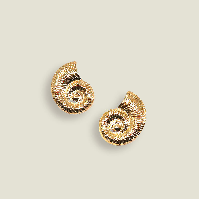 Mari Studs