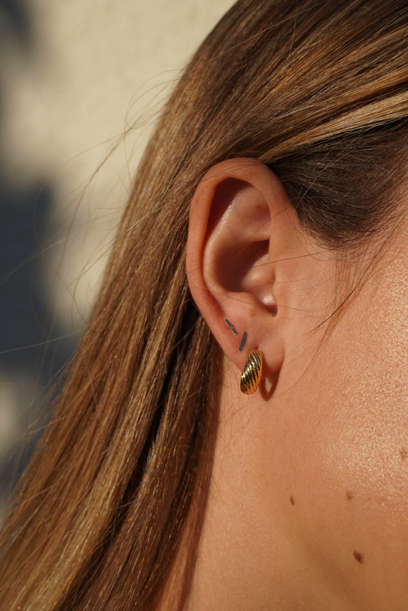 14kt Gold Staple Earrings